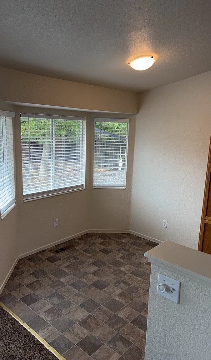 3 Bed, 2 Bath Home in Red Rock Area — Photo 4
