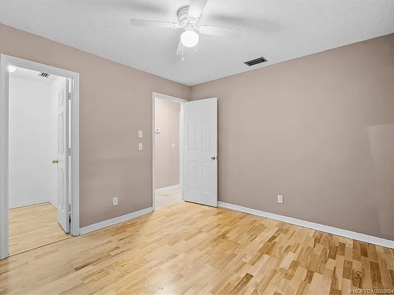 687 NE Maranta Terrado — Photo 23