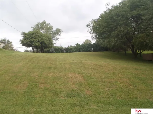 1920 Dunbar Dr, Plattsmouth, NE 68048