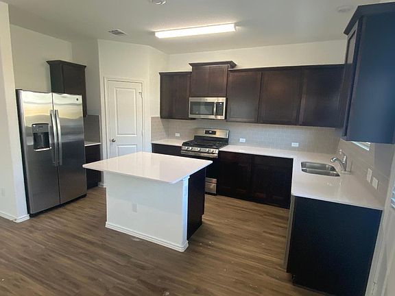 4th image of 104 Wind Flower Ln