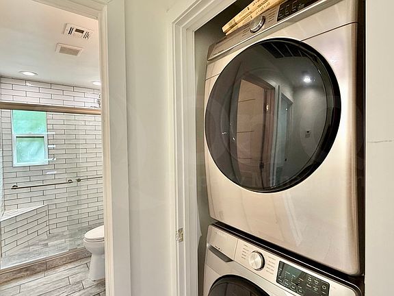 4th image of 3621 N 24th St #4