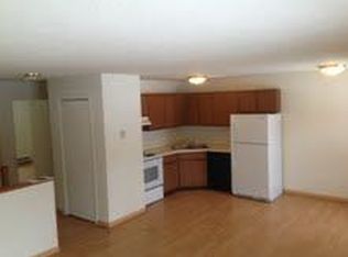 17525 144th Ave APT B, Spring Lake, MI 49456