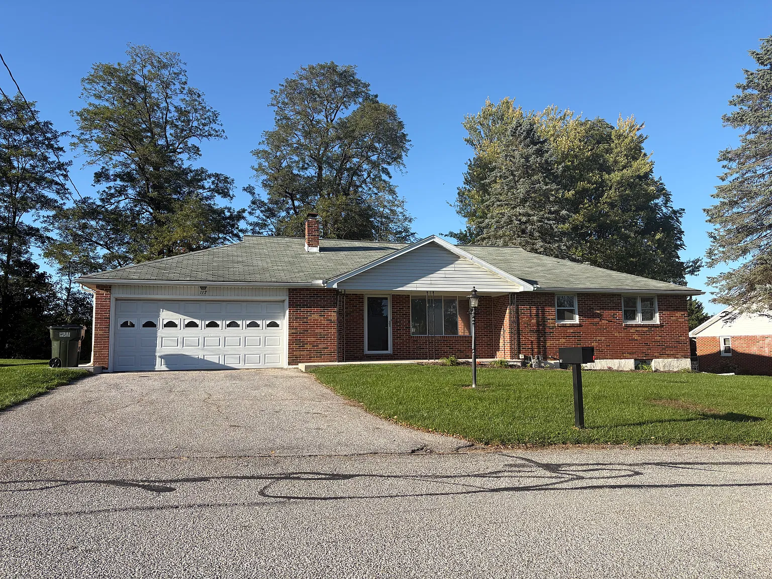 3 bed, 1388 sqft, $2,500 — Photo 1