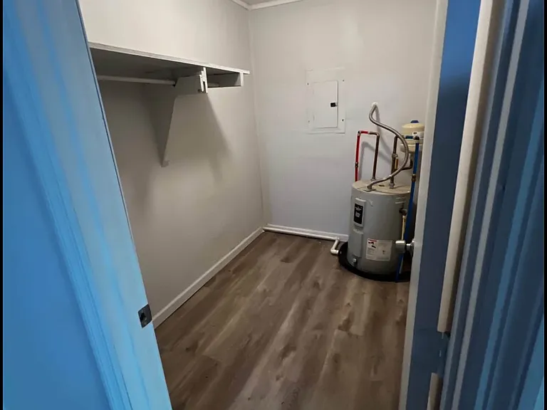3935 Linden Ave #11 — Photo 5