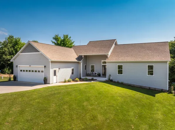 4609 Westbrook Dr, Traverse City, MI 49685