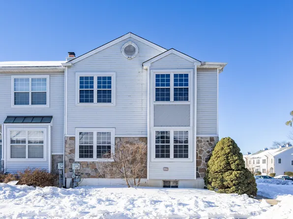 113 Yellowwood Ct, Collegeville, PA 19426