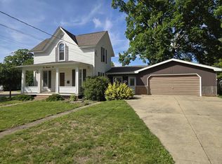210 W Morris St, Morrison, IL 61270
