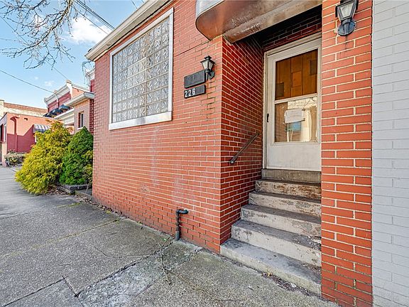 3rd image of 226 S 5th St