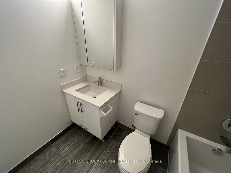 85 Oneida Cres #401 — Photo 18