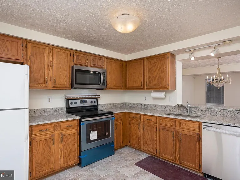 7624 Mandan Rd — Photo 16