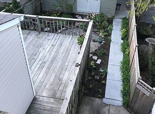 1930 W George St, Chicago, IL 60657