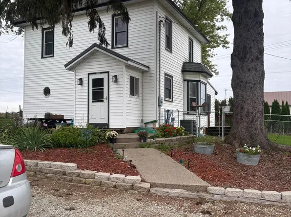 109 Taylor St, Mount Hope, WI 53816