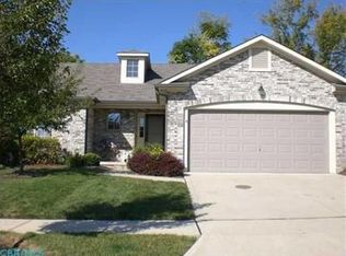 5009 Birch Grove Dr, Groveport, OH 43125