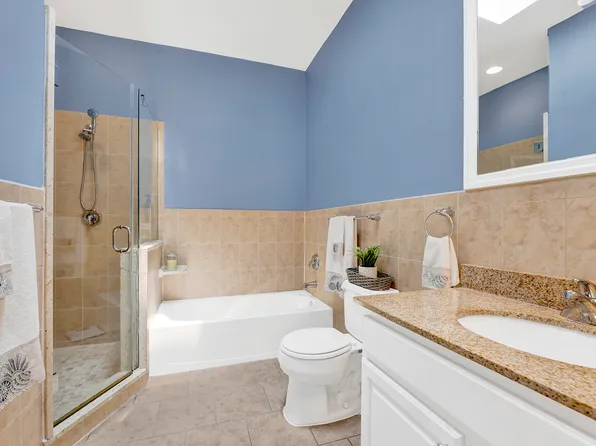 102-20 Rockaway Beach Boulevard image 25 of 32