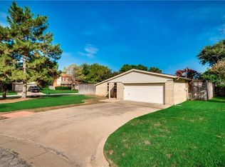 5919 Cameron Dr, Arlington, TX 76017