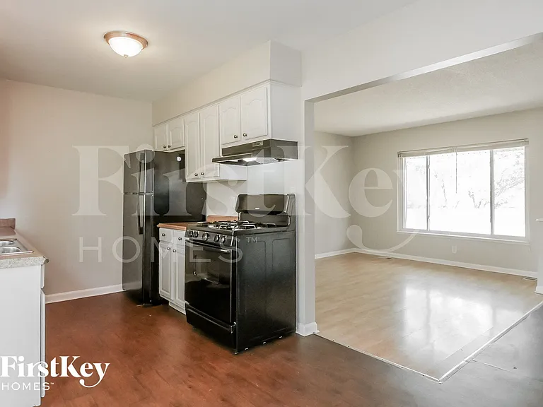 221 Rockhurst Rd — Photo 5