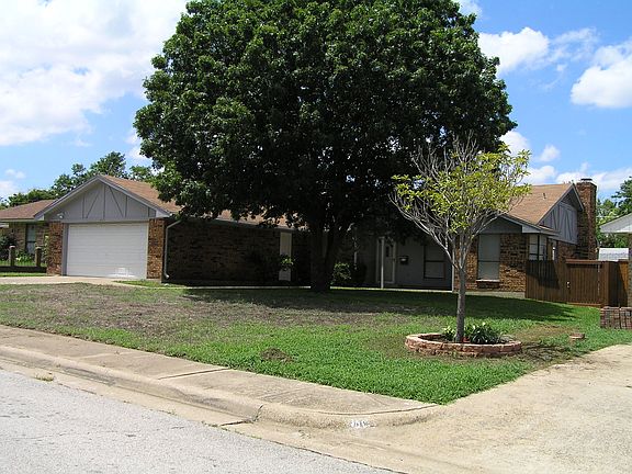 3rd image of 615 Grant Ct