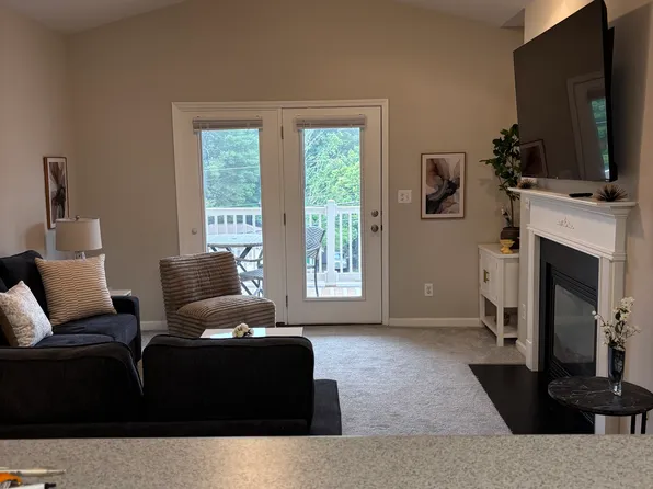 319 College Rd Unit 301, Greensboro, NC 27410