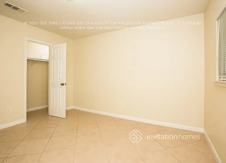7805 Robinglen Ave — Photo 5