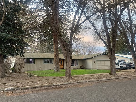 3rd image of 221 Teakwood Dr