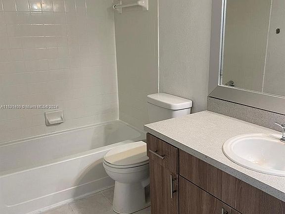 4th image of 663 Vista Isles Dr APT 1716