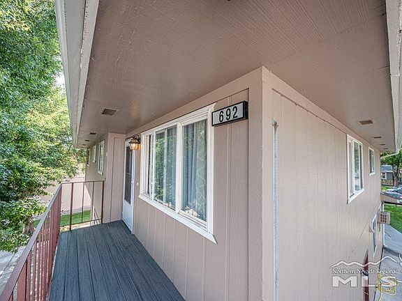 5th image of 692 Pine Meadows Dr