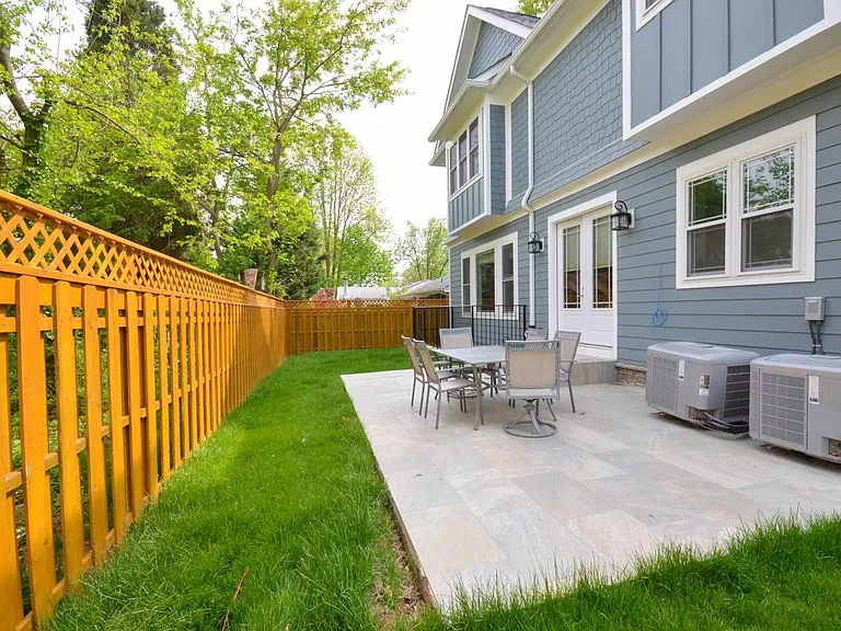 10023 Clue Dr — Photo 24