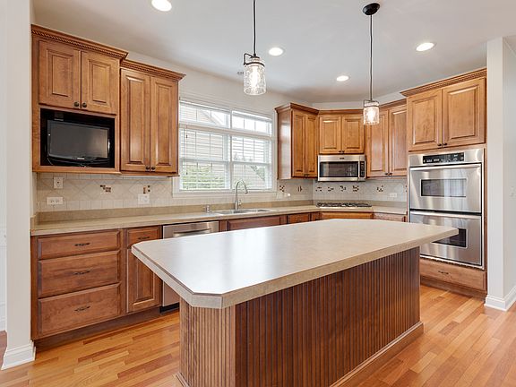4th image of 5286 Greenshire Cir