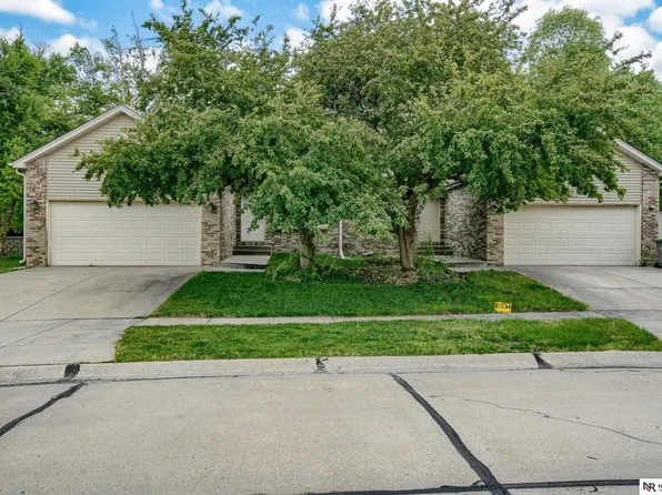 916 Newport Blvd, Lincoln, NE 68521