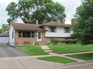 2238 Edgebrook Ave, Saint Paul, MN 55119