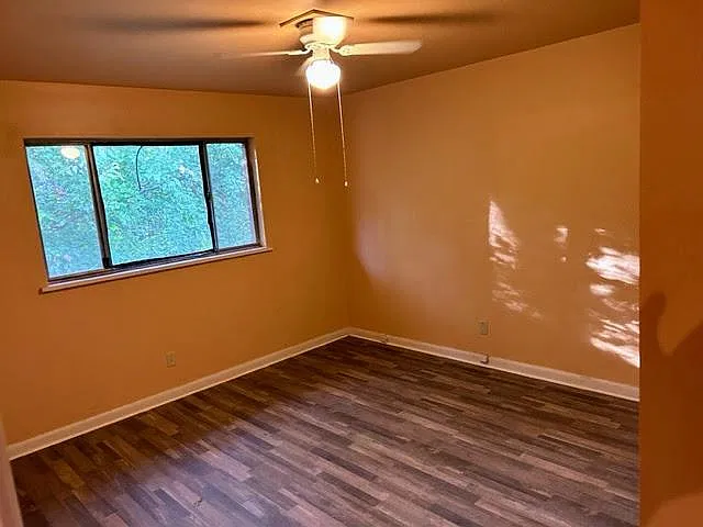 4205 N Locust St — Photo 9