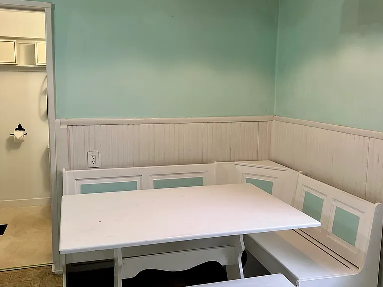 Dining nook painted to match (stays)