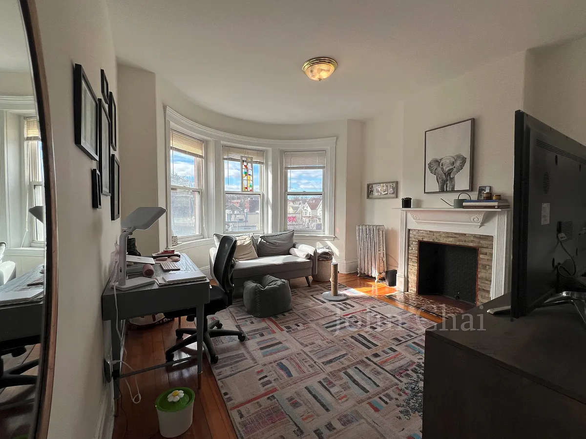 Building Photo - 73 Brighton Ave #5