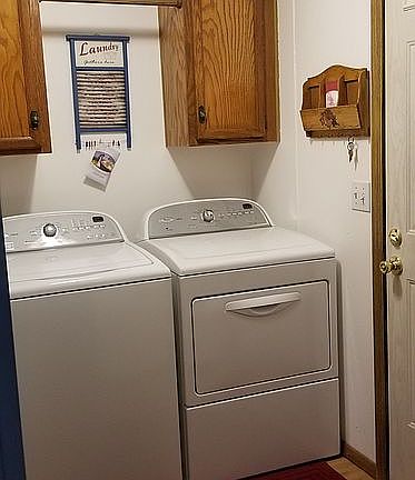5th image of 5 Holly Ln