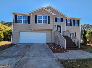 456 Raymond Dr, Winder, GA 30680