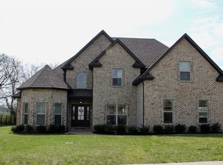 3221 Shady Forest Dr, Murfreesboro, TN 37128