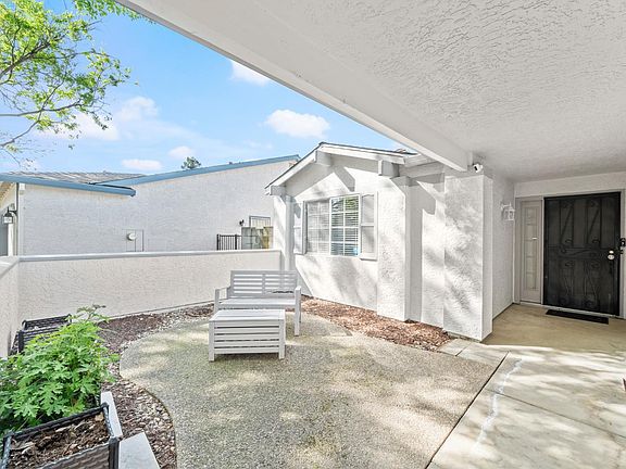 5th image of 7579 Sunmore Ln