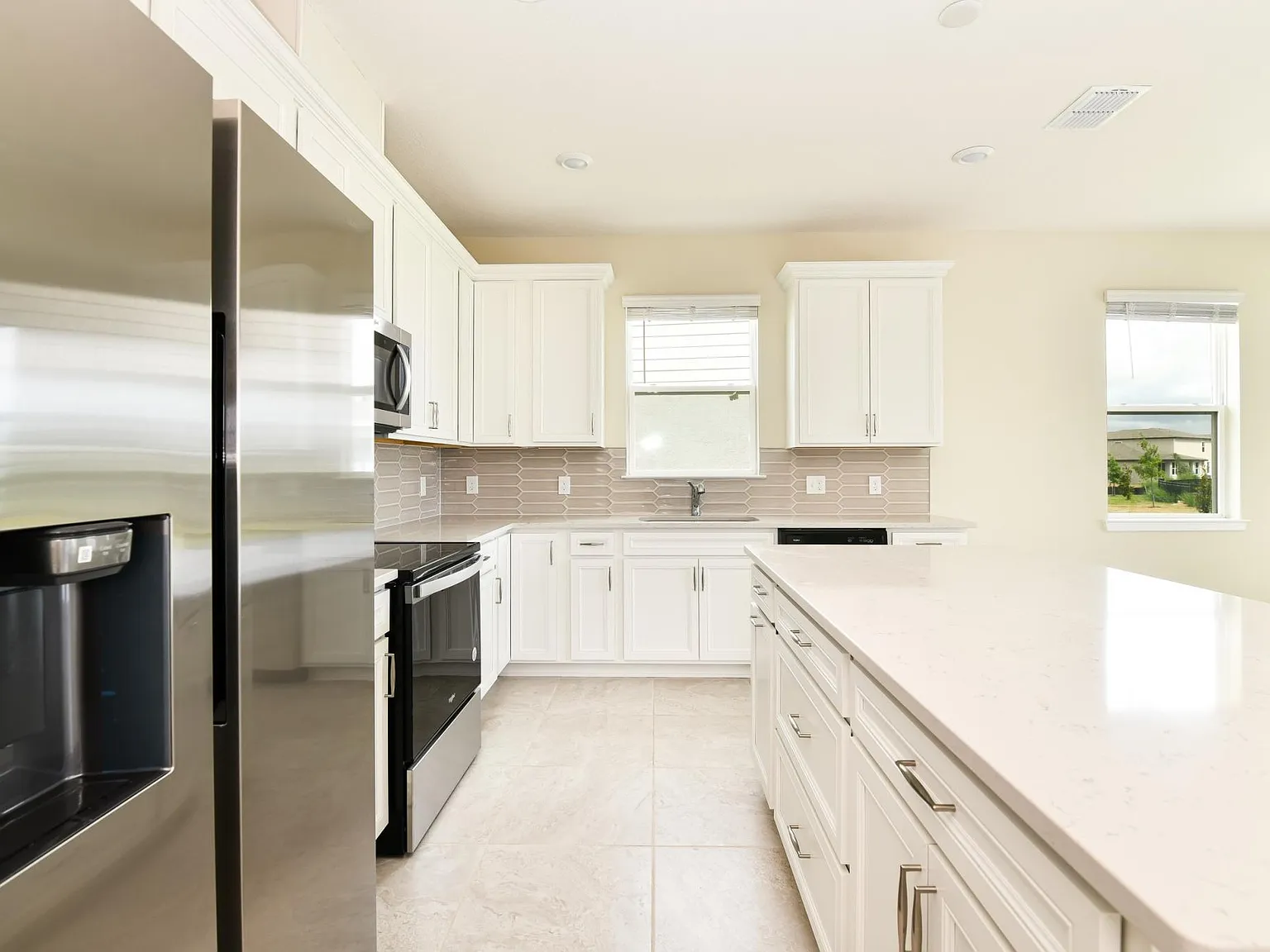 4 bed, 2103 sqft, $2,450 — Photo 3