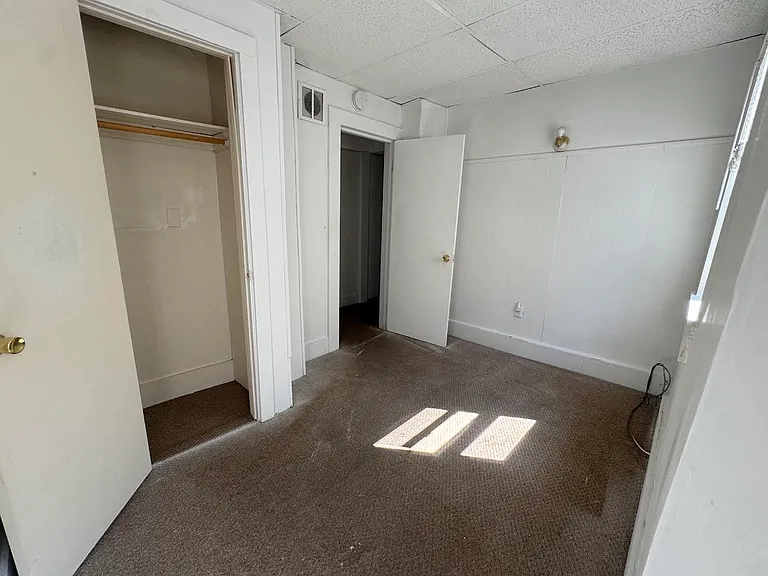107 College St #1R — Photo 18