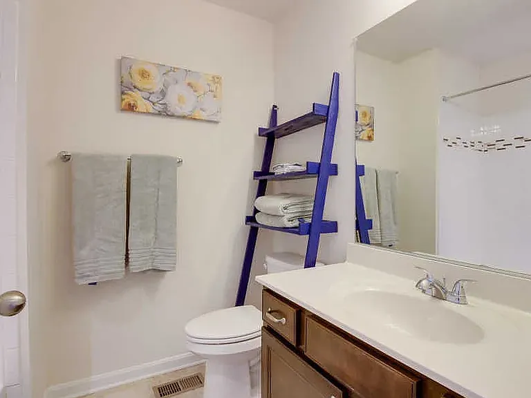 517 Pebblebrook Ln — Photo 17