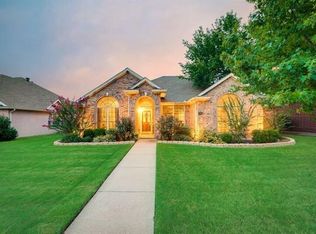 1313 Ashbrook Dr, Grand Prairie, TX 75052