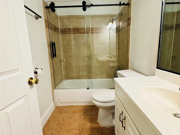 4901 Milam St #8 — Photo 8
