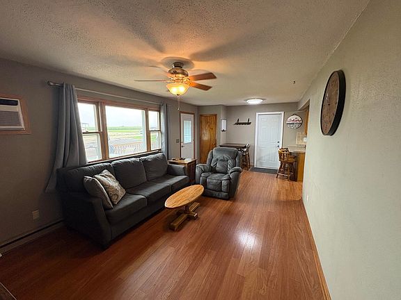 4th image of 517 58th Ave
