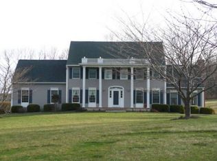 8 Hunters Rd, Glen Gardner, NJ 08826