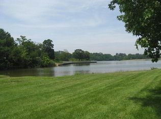 1000 Wilson Point Rd APT F, Middle River, MD 21220