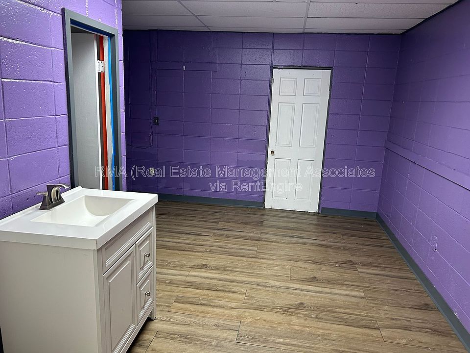 2nd image of 454 W Solomon St