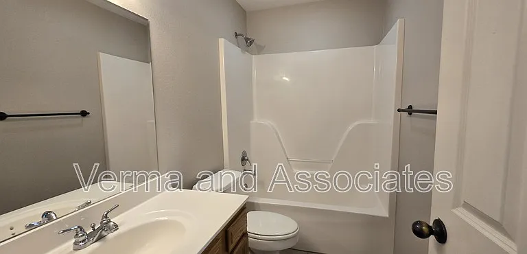340 Beasley Dr — Photo 3