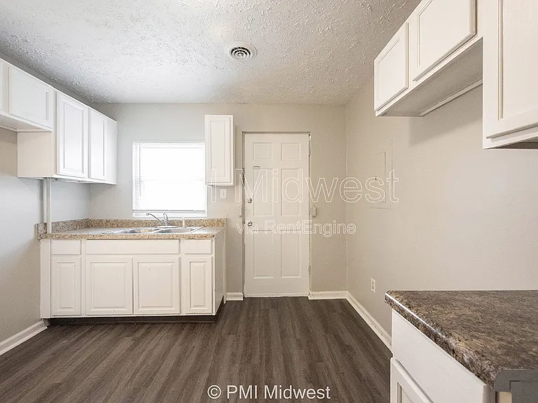 524 W 23rd St #2 — Photo 19