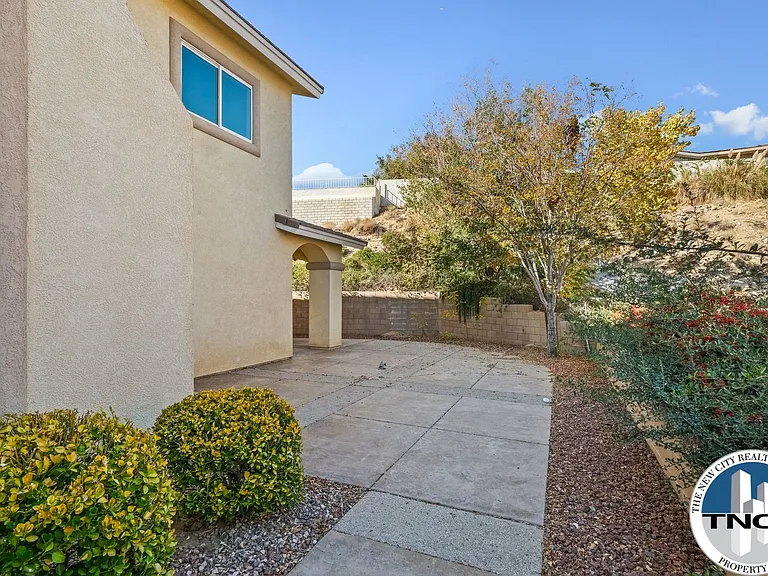 17998 Vista Point Dr — Photo 36