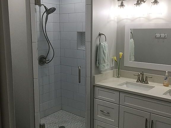 5th image of 2603 Overlake Ave